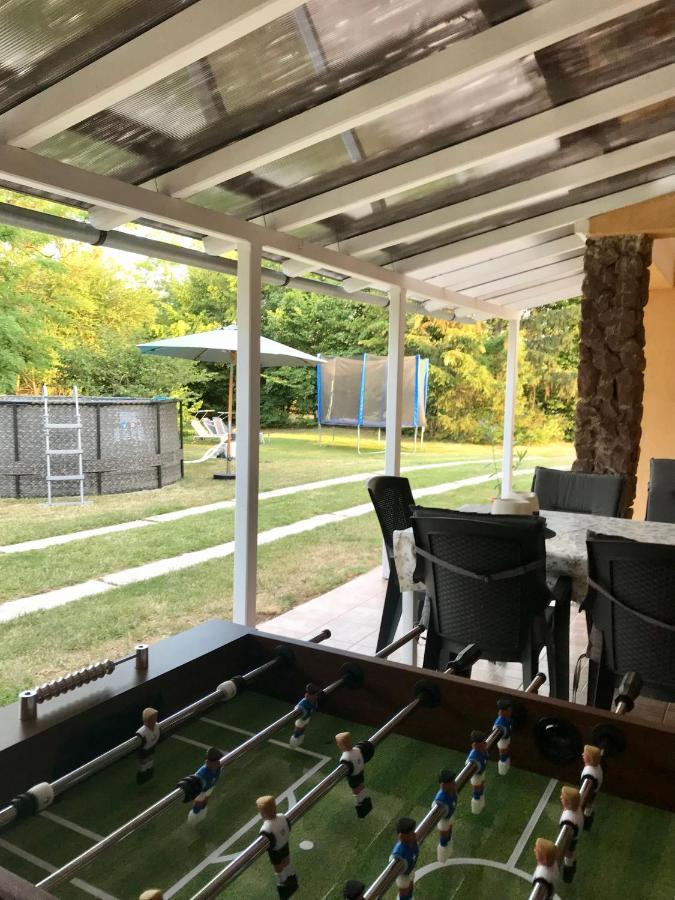 Viharsarki Apartman ギュラ エクステリア 写真